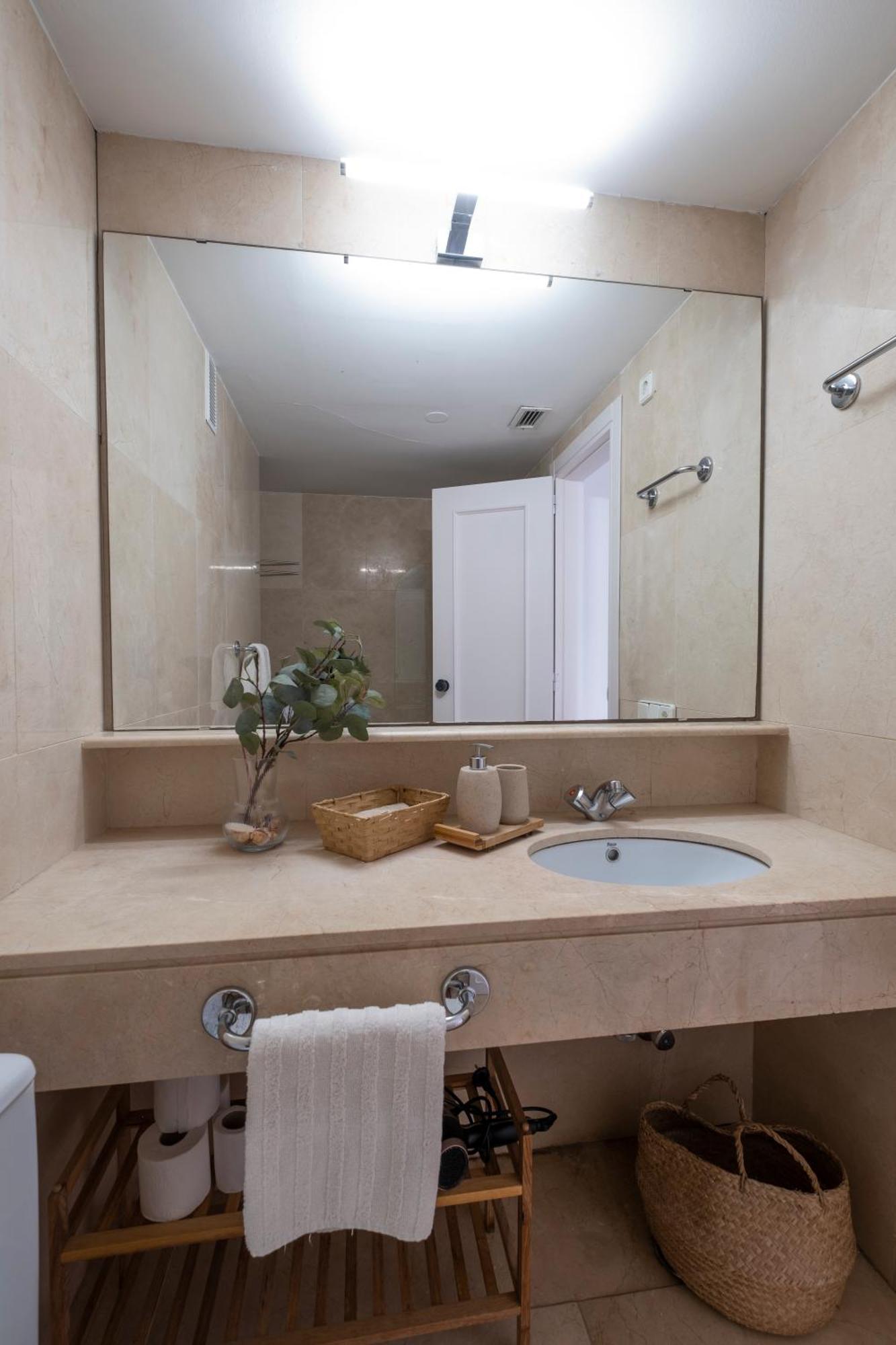 Aquamarine Apartment In Marina Sotogrande Bagian luar foto